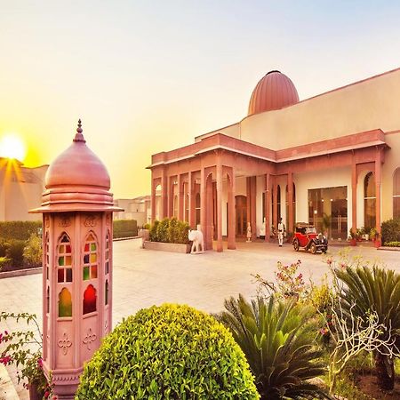 Orchha Palace And Convention Centre Hotel Bagian luar foto