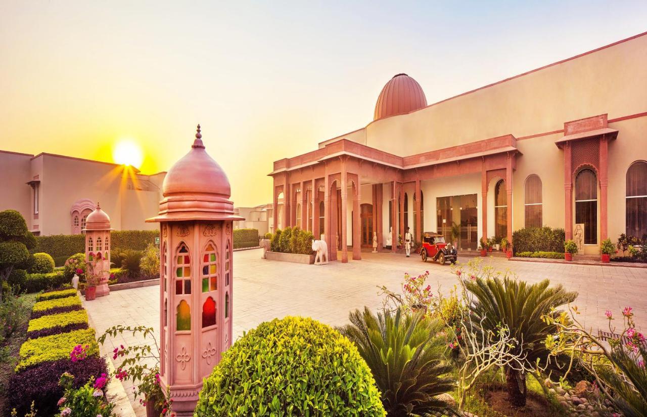 Orchha Palace And Convention Centre Hotel Bagian luar foto