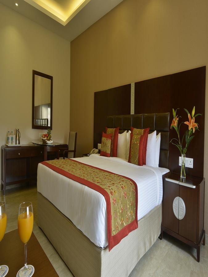 Orchha Palace And Convention Centre Hotel Bagian luar foto