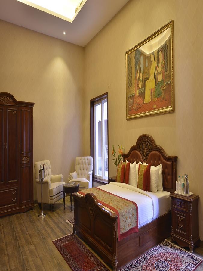 Orchha Palace And Convention Centre Hotel Bagian luar foto