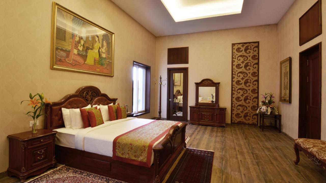 Orchha Palace And Convention Centre Hotel Bagian luar foto