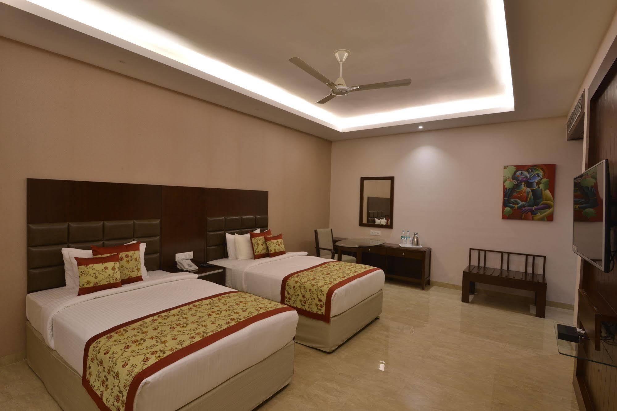 Orchha Palace And Convention Centre Hotel Bagian luar foto